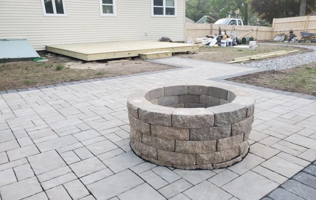 Walkway with stone pavers